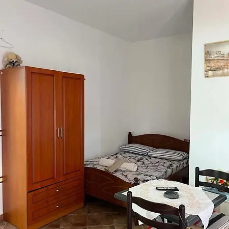 Dhoma Plazhi Arturi 3